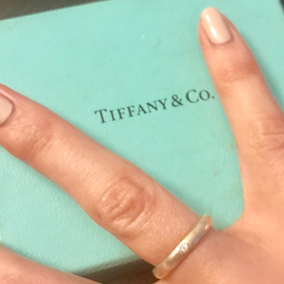 Authentic T&Co. silver band with diamond. Size 4.5 - Picture 1 of 4
